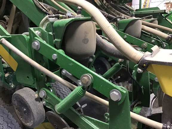 2015 John Deere 1795 Planter