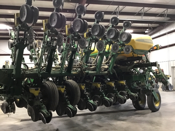 2015 John Deere 1795 Planter