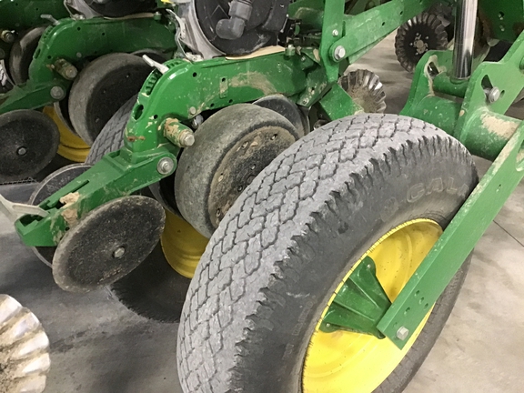 2015 John Deere 1795 Planter