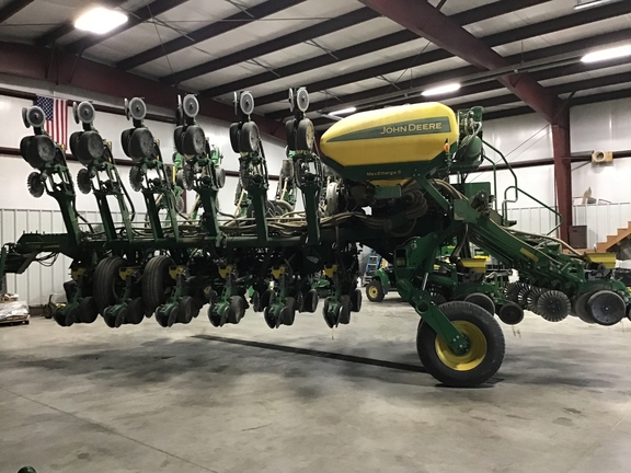 2015 John Deere 1795 Planter