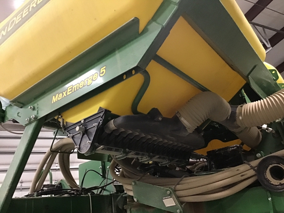 2015 John Deere 1795 Planter