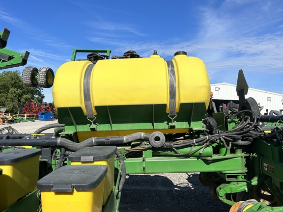 2005 John Deere 1770NT Planter