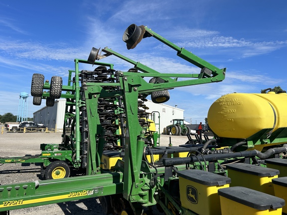 2005 John Deere 1770NT Planter