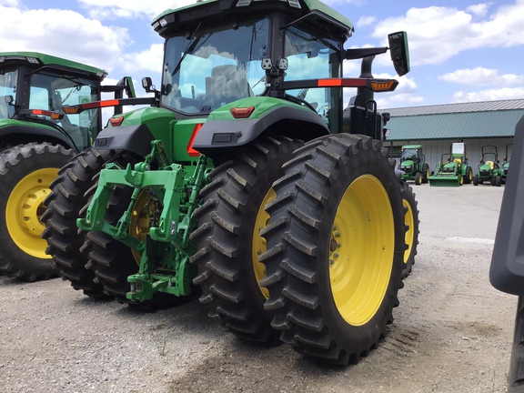 2023 John Deere 7R 230 Tractor