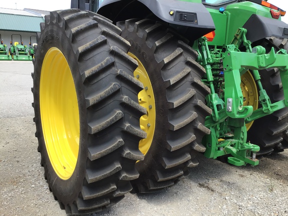 2023 John Deere 7R 230 Tractor