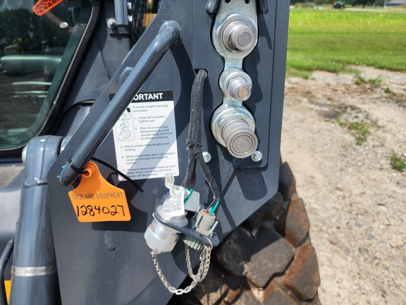 2023 John Deere 324G Skid Steer Loader