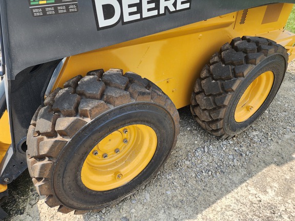 2023 John Deere 324G Skid Steer Loader