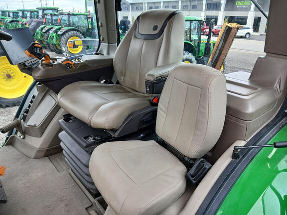 2024 John Deere 7R 230 Tractor