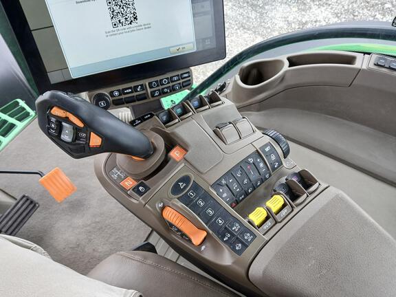 2024 John Deere 7R 230 Tractor