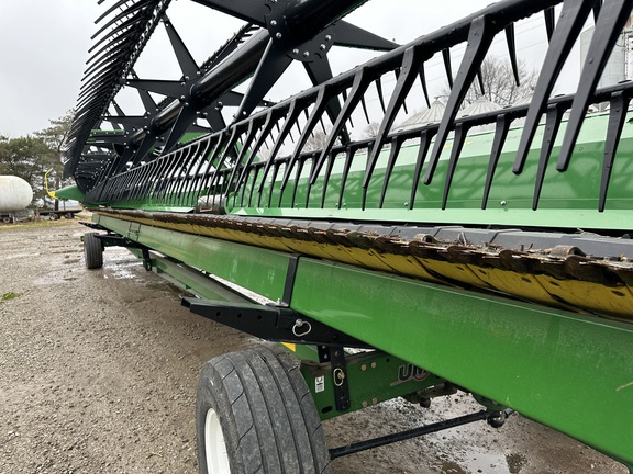 2022 John Deere RD40F Header Combine