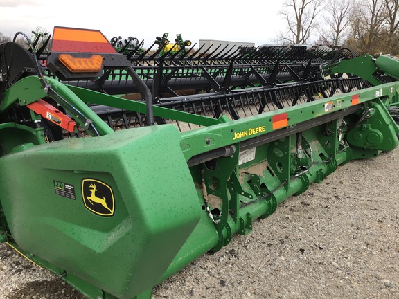 2022 John Deere RD40F Header Combine