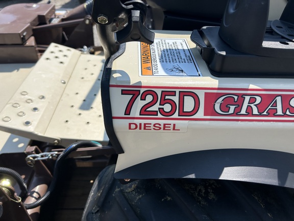 2019 Grasshopper 725DT Mower/Front Deck