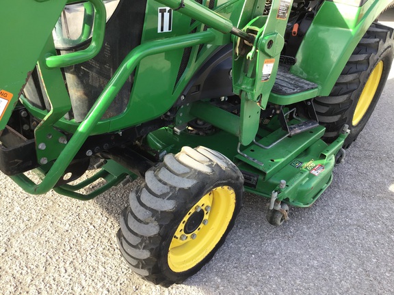 2017 John Deere 2032R Tractor Compact