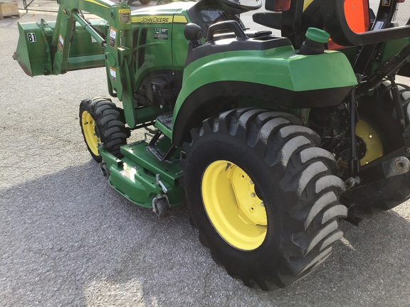 2017 John Deere 2032R Tractor Compact