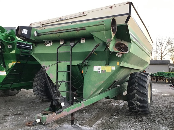 J&M 1075-16 Grain Cart