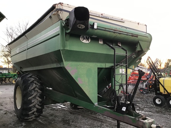 J&M 1075-16 Grain Cart