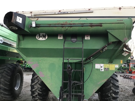 J&M 1075-16 Grain Cart