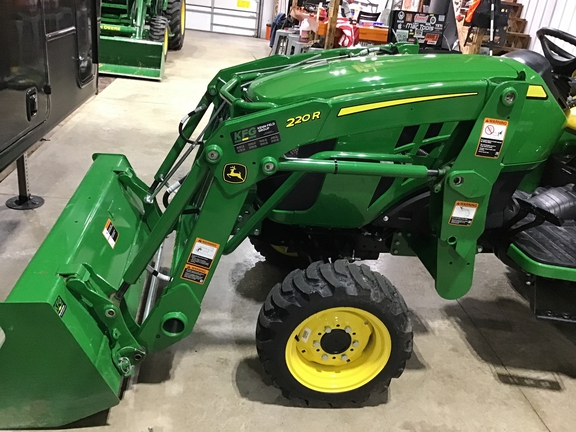 2023 John Deere 2032R Tractor Compact