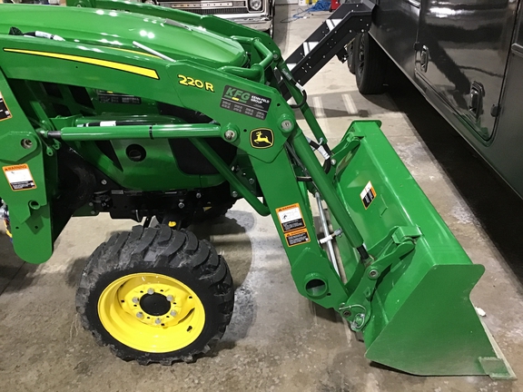 2023 John Deere 2032R Tractor Compact