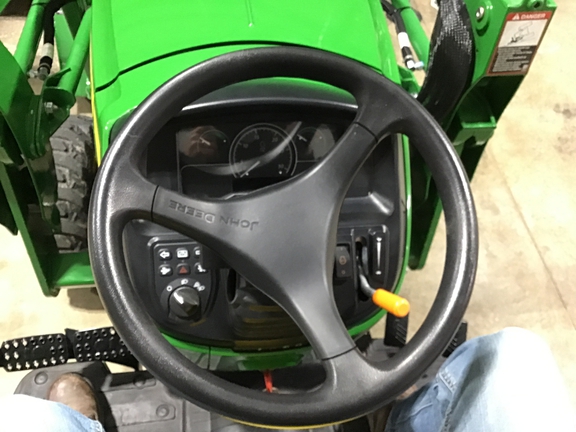 2023 John Deere 2032R Tractor Compact