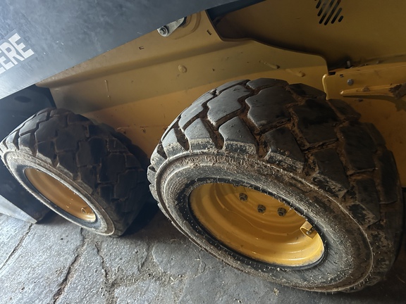 2023 John Deere 324G Skid Steer Loader