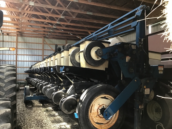 Kinze 2600 Planter