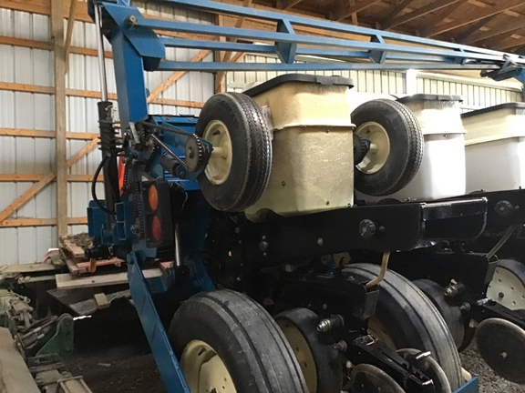 Kinze 2600 Planter