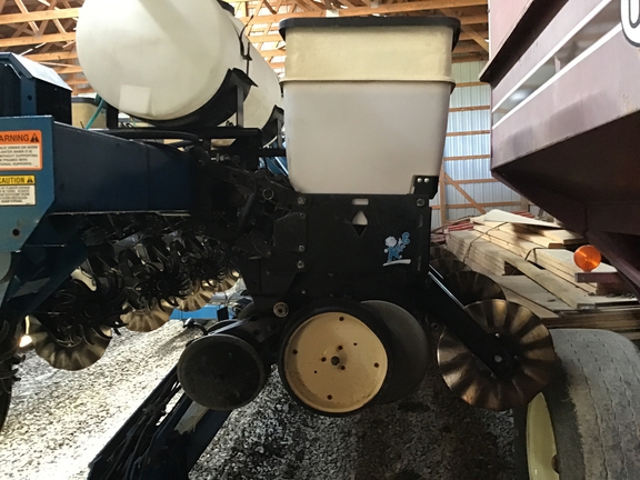 Kinze 2600 Planter