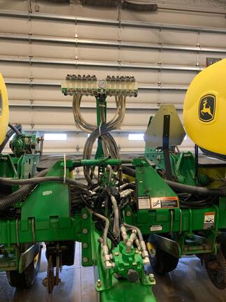 2012 John Deere 1760 Planter