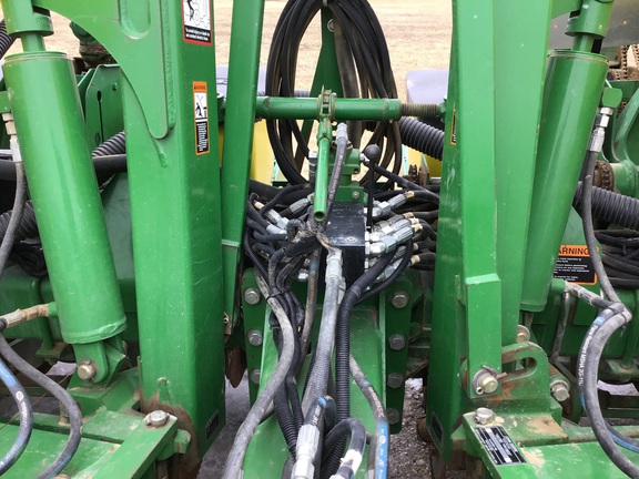 2012 John Deere 1760 Planter