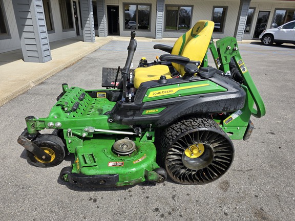 2023 John Deere Z950R Mower/Zero Turn