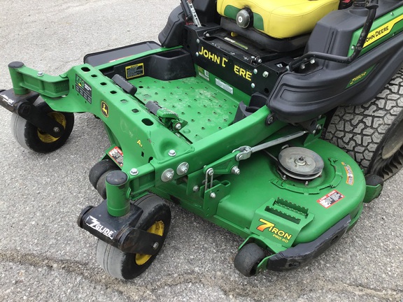 2023 John Deere Z950R Mower/Zero Turn