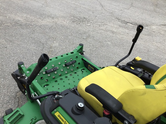 2023 John Deere Z950R Mower/Zero Turn