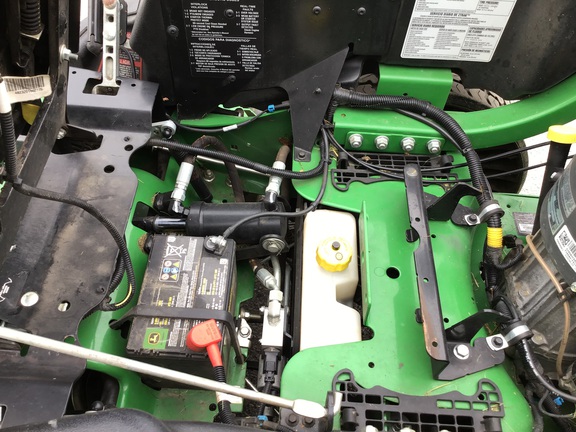 2023 John Deere Z950R Mower/Zero Turn