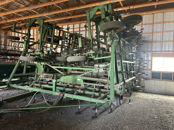 1998 John Deere 985 Field Cultivator
