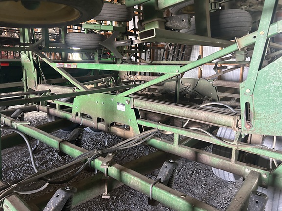 1998 John Deere 985 Field Cultivator