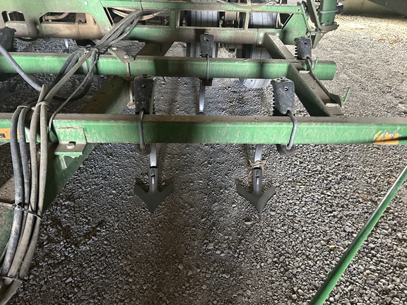 1998 John Deere 985 Field Cultivator