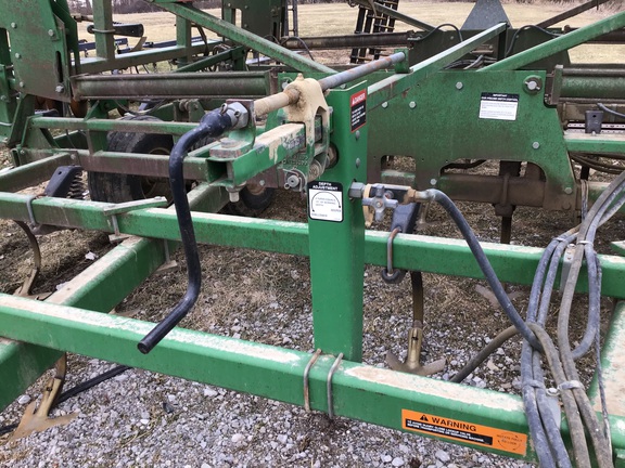 1998 John Deere 985 Field Cultivator