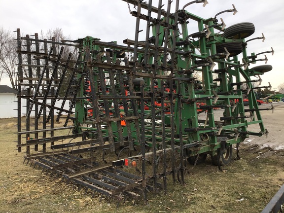1998 John Deere 985 Field Cultivator