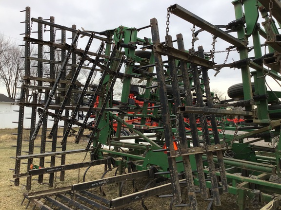 1998 John Deere 985 Field Cultivator