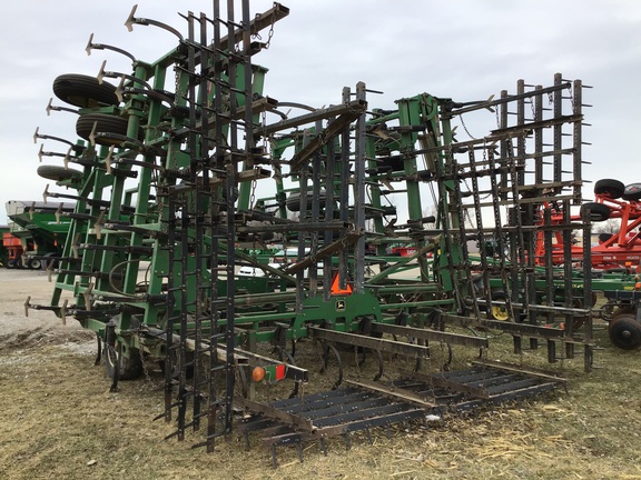 1998 John Deere 985 Field Cultivator