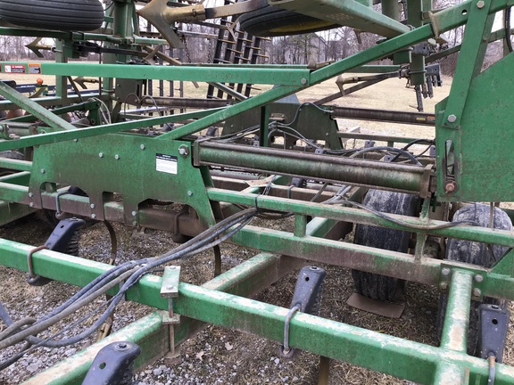 1998 John Deere 985 Field Cultivator