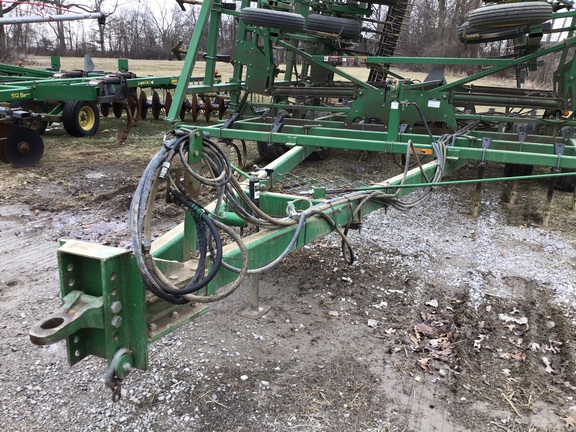 1998 John Deere 985 Field Cultivator