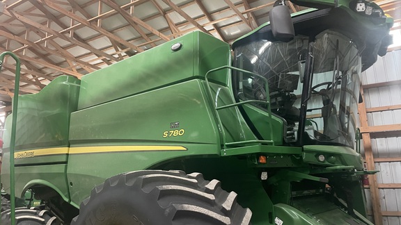 2023 John Deere S780 Combine