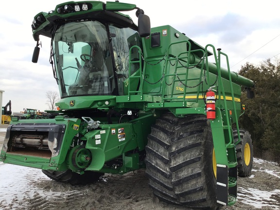 2023 John Deere S780 Combine