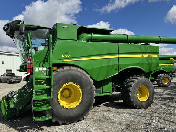 2023 John Deere S780 Combine