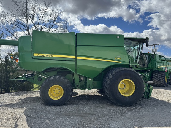 2023 John Deere S780 Combine