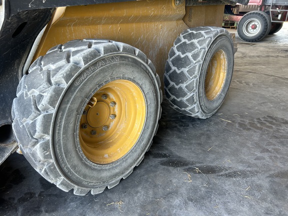2022 John Deere 324G Skid Steer Loader