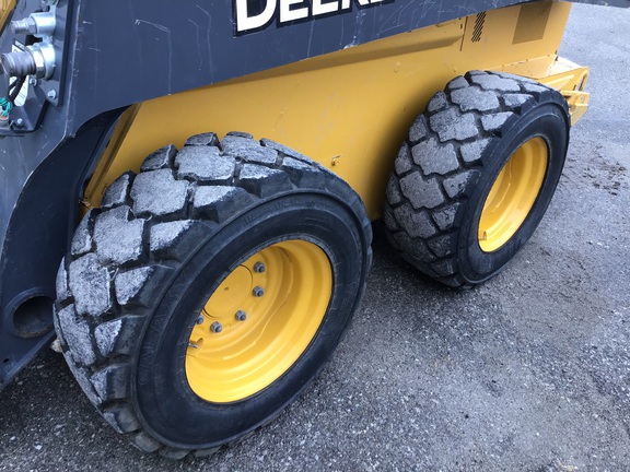 2022 John Deere 324G Skid Steer Loader