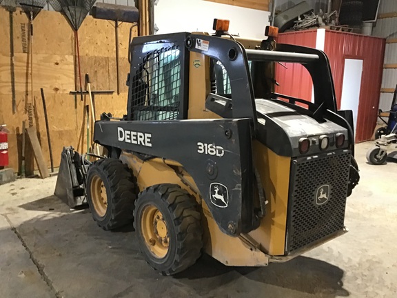 2013 John Deere 318D Skid Steer Loader